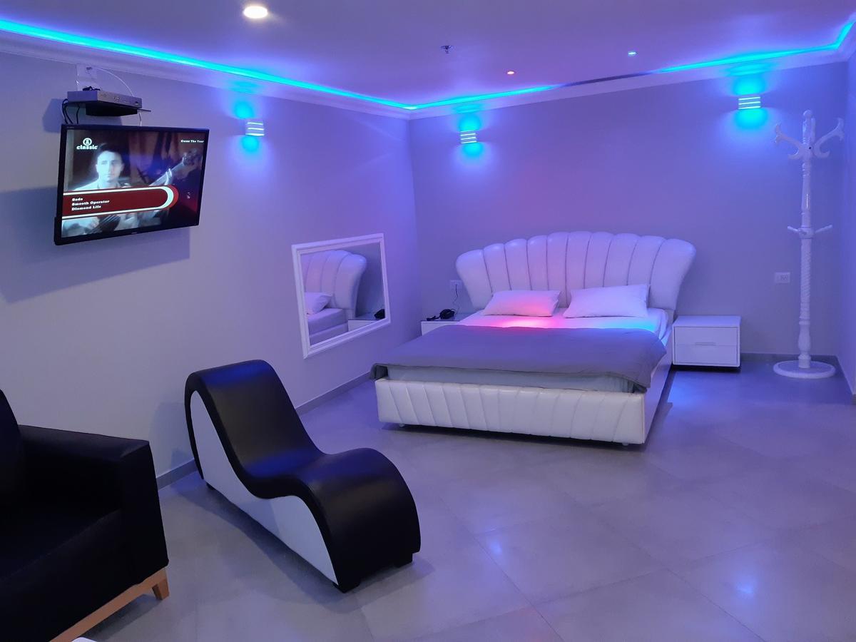 Spat Business Holon Exterior photo