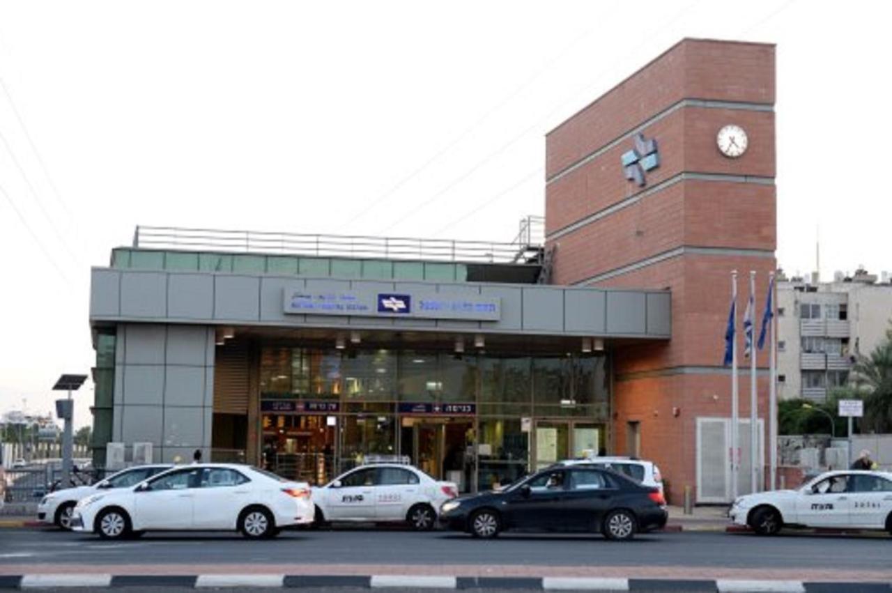Spat Business Holon Exterior photo